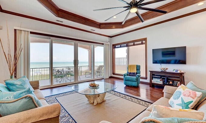 South Padre Island House | Private Gulf-front pool; Spacious family space; Pets welcome - Mi Casa Es Su Casa