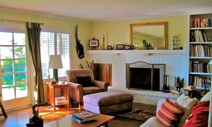 Healdsburg House | Private Healdsburg Retreat, 1.5 walk to town Plaza, nearby bus shuttle