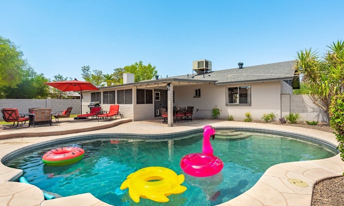McClintock House | Private Heated Pool, Ping Pong and Billiards, Full Coffee Bar, near ASU