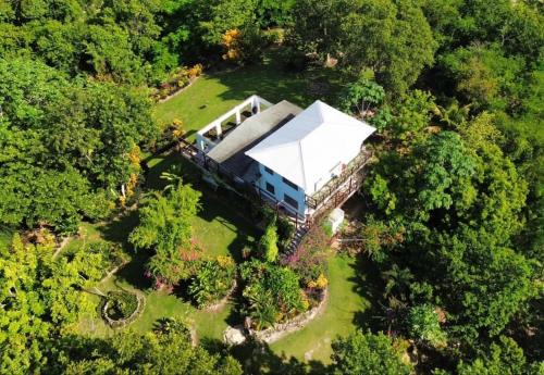 Orange Bay Apartment | Private Hilltop - Garden Apartment - Orange Bay