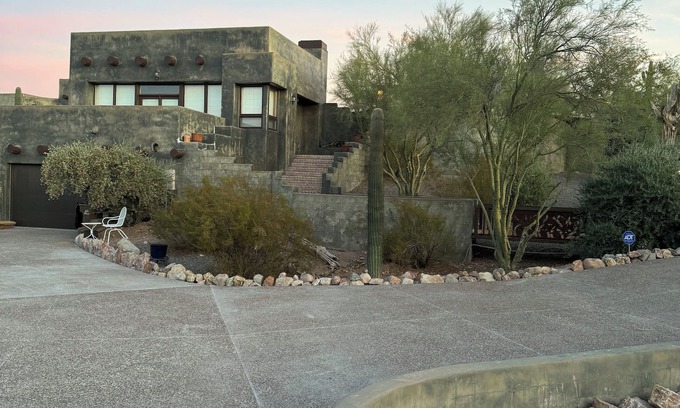 Mesa del Oro House | Private home against Superstition Mountains