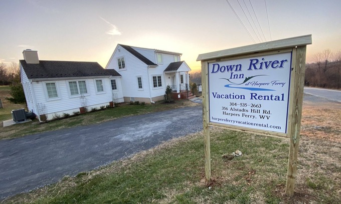 Halltown House | Private Home, Hot Tub, Wifi, Rural Setting, Gas Stove, 70" SmartTV