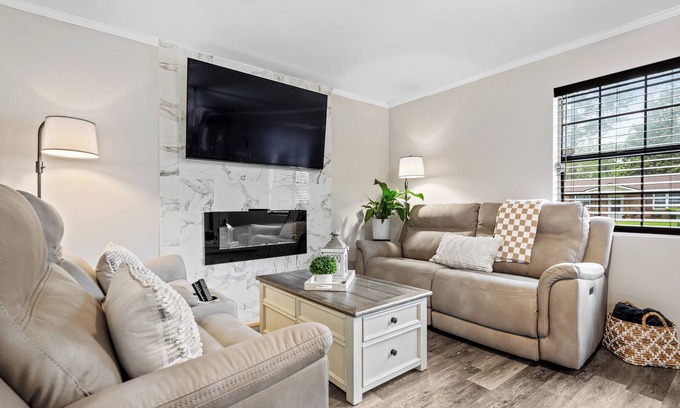 Pooler House | Private Home in Pooler, Mins from SVA Airport + Pet Friendly