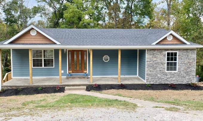 Lancaster House | Private Home located at Lake Herrington