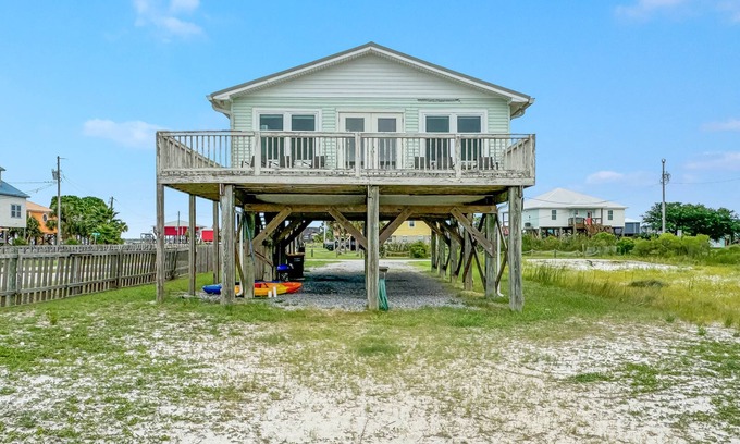 Fort Morgan Pines House | PRIVATE HOME, QUIET AREA, PERFECT GETAWAY, WATER VIEWS