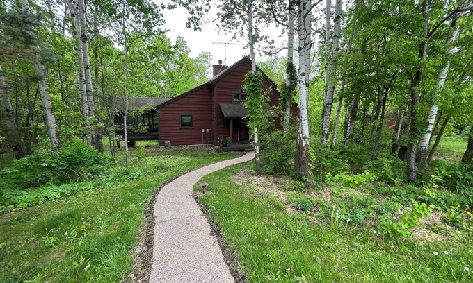 The Galena Territory House | Private Home~Relax at Your Getaway Among the Trees!