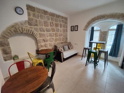 Nachlaot Hostel | Private Hostel - Best location