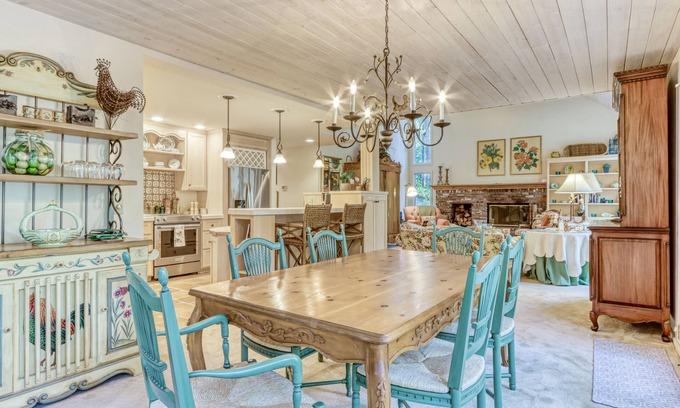 Black Butte Ranch House | Private hot tub & large decks with views of 15th fairway.