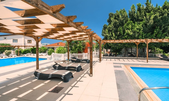 Karavas Villa | Private House with Common Pool in Kyrenia