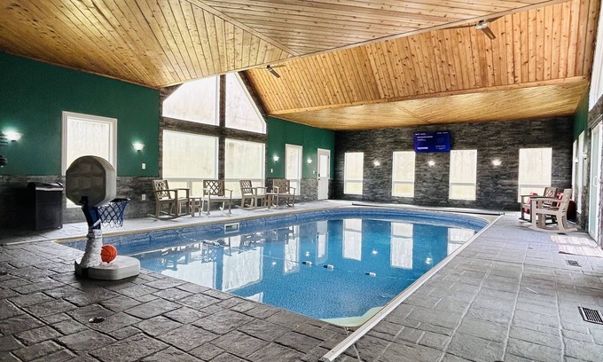 Brooklyn House | # Private Indoor Pool # Sleeps 27