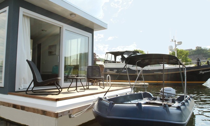 Heugum Boat Rental | Private island: rest on the water near the bustling center of Maastricht