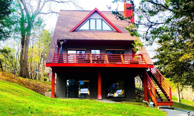 Athens House | Private lakefront chalet great for families.