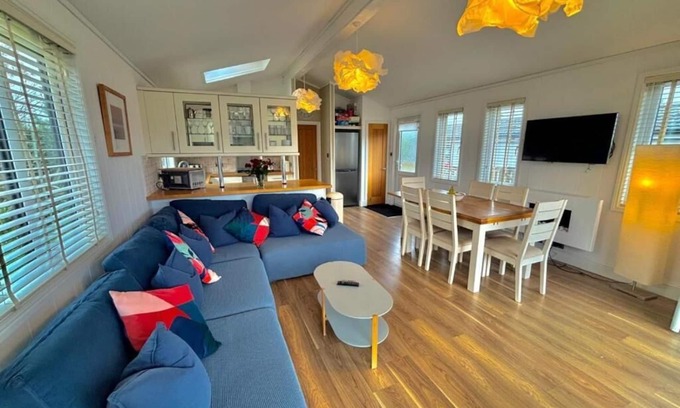 Salcombe Cabin | Private Lodge in a beautiful surroundings. Salcombe town 10-15 mins by car.