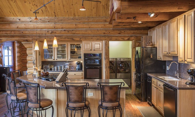 Telluride Cabin | Private log home surrounded by aspen