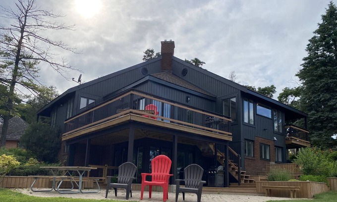 Mapleton House | Private Lower Lakehouse/Cottage on Conestogo Lake