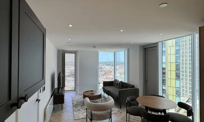 Manchester City Centre Apartment | Private Luxury 2-Bed Flat in Manchester Central