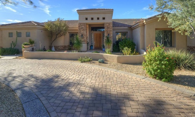 North Scottsdale House | Private Luxury Desert Oasis - Chef Kitchen - Best Golfing - Full-Service Rentals