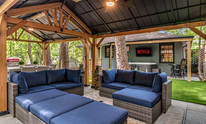 Piedmont Heights House | Private Luxury Oasis | Hot Tub | 2X 50"Outdoor TVs | Beltline | Piedmont Park