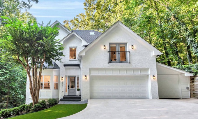 North Brookhaven House | Private Luxury Spacious Atlanta Home