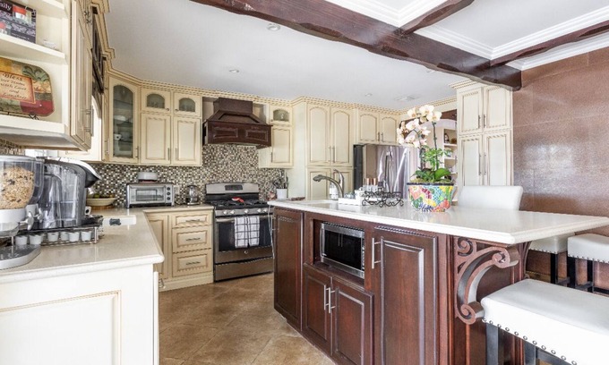 Westmont Bed & Breakfast | Private Master bedroom Suite with its own private Bathroom