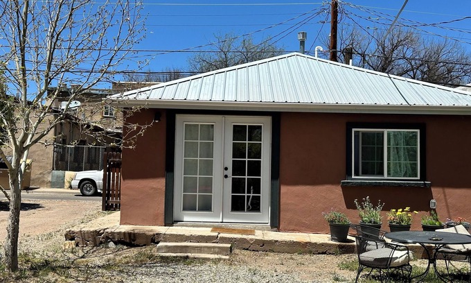 Las Vegas Cottage | Private Moreno st. Casita, Old Town Plaza