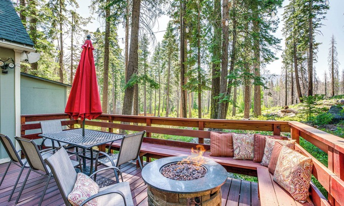Tahoe Paradise Cabin | Private Mountain Retreat: 8 Mi to Lake Tahoe!