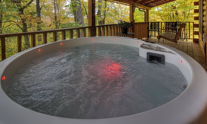 Gatlinburg - Pigeon Forge House | Private Mountain Cabin Close To Pigeon Forge & Great Smoky Mountains National Park | Winter Specials