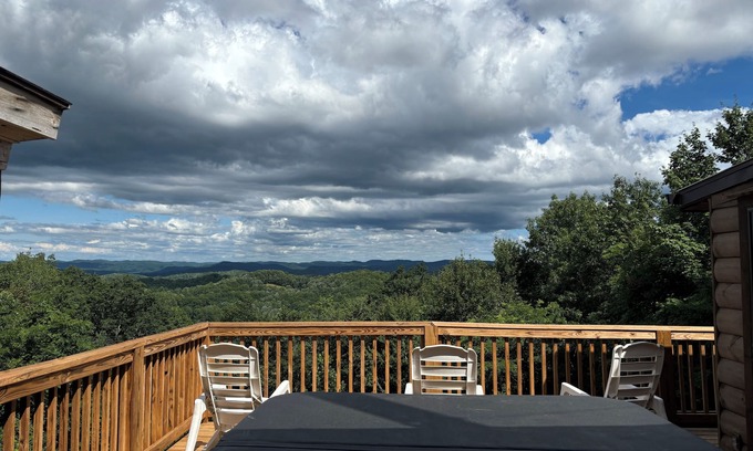 Lake Toxaway Ski Chalet | Private Mountain Getaway - Long Range Views - Between Brevard & Cashiers