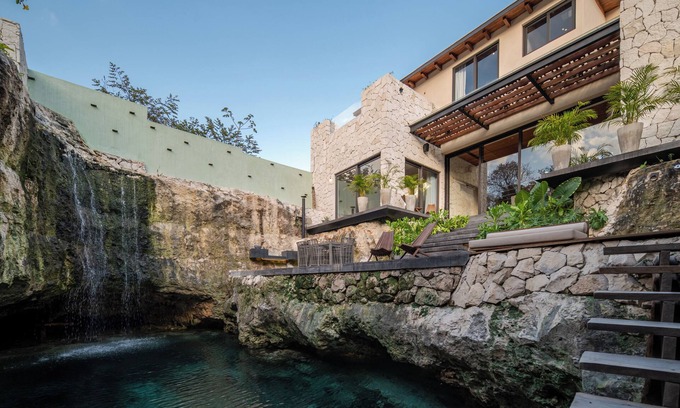 Xpu-Ha House | Private Natural Cenote, Spacious 5 Beedroom House with AC ,WiFi & Cleaning Maid.