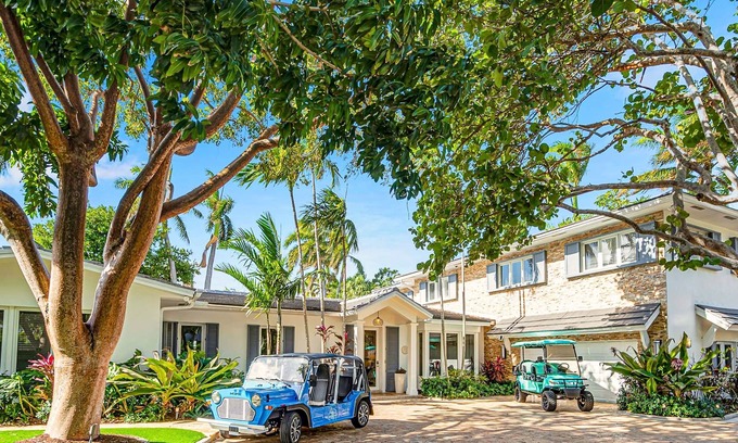 Harbor Beach House | Private neighborhood | Heated Pool | Walk To Beach | Lush Surroundings | Harbor Key |