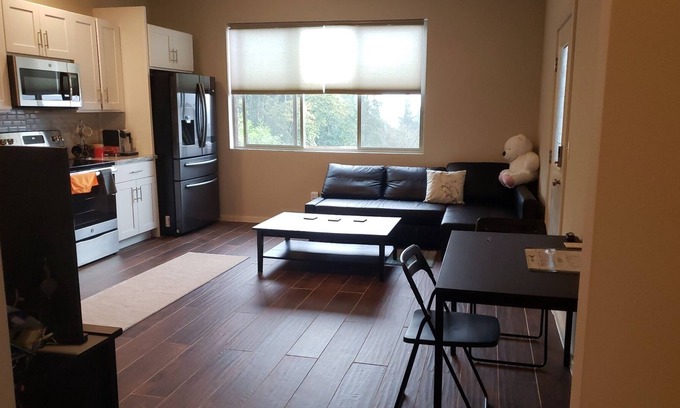 Edgewood House | Private Newer Suite Laundry n Full Kitchen between Seattle Tacoma