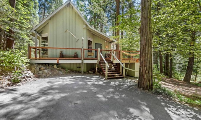 Long Barn Cabin | Private/Newly updated, Family/Pet friendly Cabin