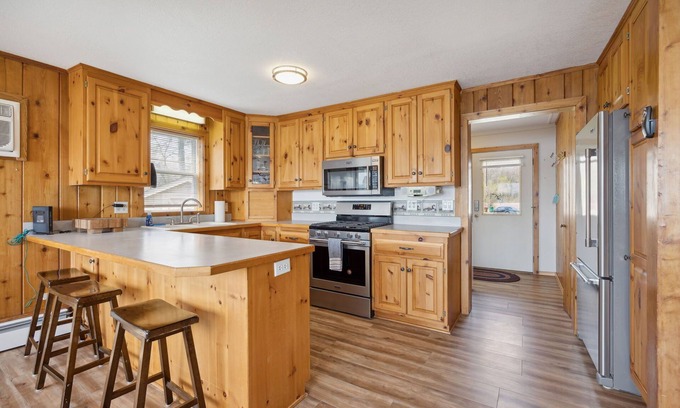 Annandale Cabin | Private oasis to fish, swim, boat and relax on beautiful Bass Lake