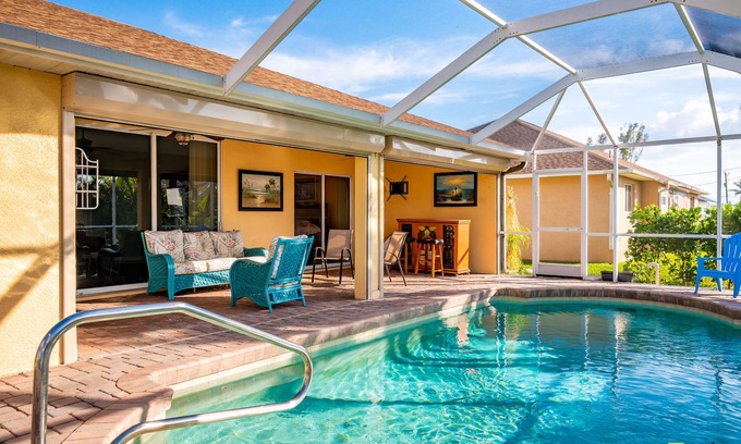 Pelican Apartment | Private Oasis w/ Enclosed Porch | Pool