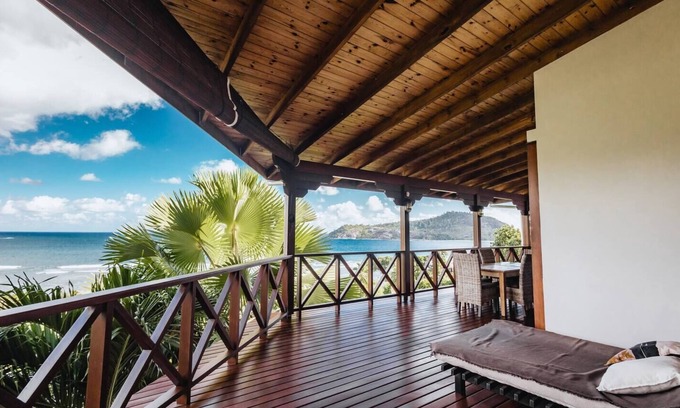 Port Glaud Villa | Private ocean View Villa 4