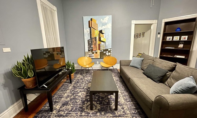 Woodward Heights Apartment | Private One Bedroom Apartment in Downtown Lexington near Rupp Arena