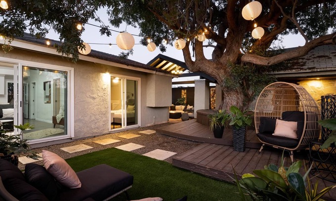 Clairemont Mesa House | Private outdoor lounge w/fire pit, King Bed, BBQ, A/C, & fully stocked kitchen