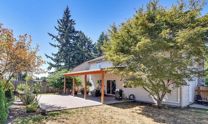 Five Corners House | Private Outdoor Space 9 Mi to Downtown Vancouver!