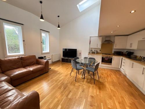 Newington Apartment | Private Parking 2 Bed 2 bath