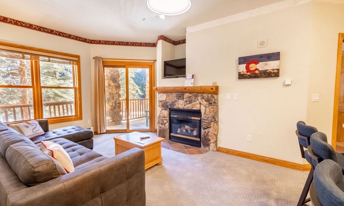 Mountain House Condo | Private Patio w/Mountain Views & Short Walk to Shops & Restaurants!