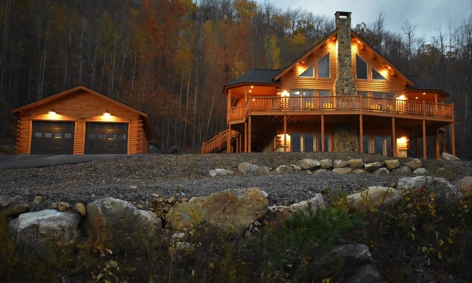 Gilead House | PRIVATE & PEACEFUL CABIN w/HOT TUB and MTN VIEWS