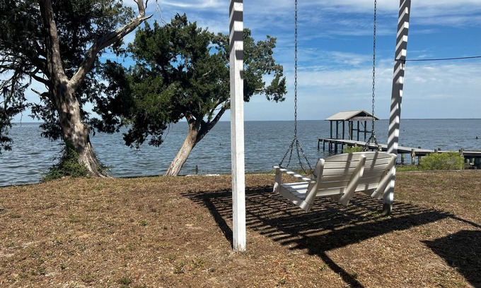 Gasque House | Private Pier - Lantana Cottage