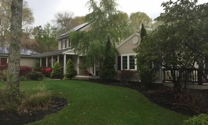 East Falmouth House | Private Pond side in Falmouth