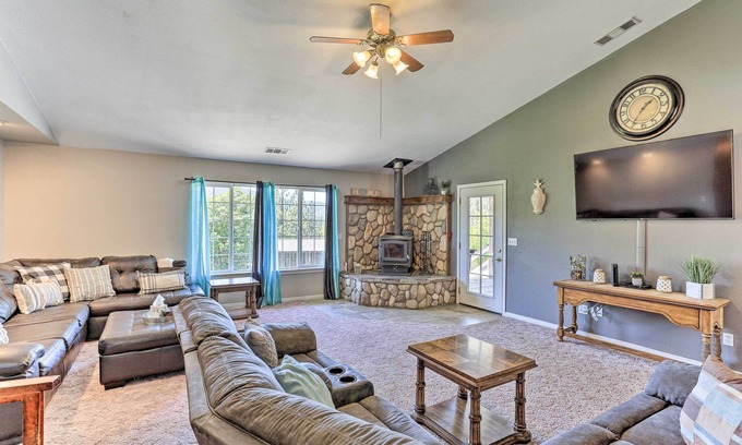 Weaverville House | Private Pool & Game Room: Family Weaverville Gem