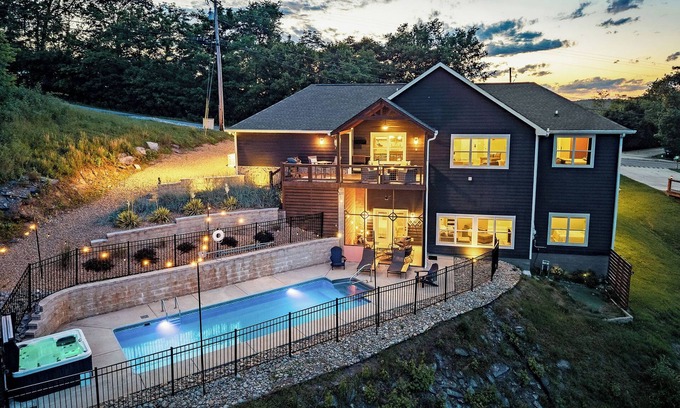 Smithville House | Private POOL | Hot Tub | Lake Views | Game Room