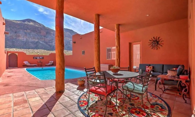 Hurricane House | Private Pool-King bed-3 acres- Billiards-RV Parking-Mountain Views-Near Zion