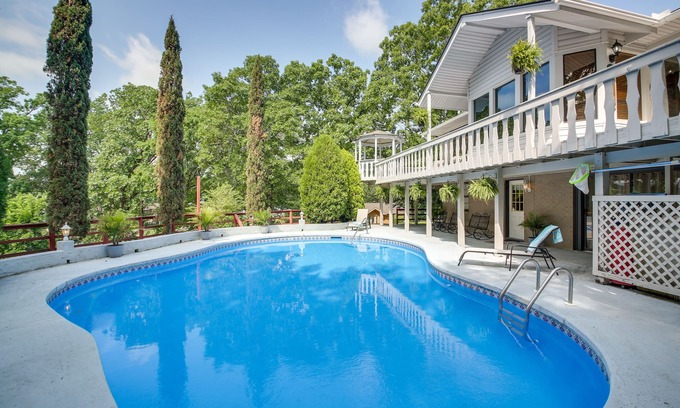 Rockwell House | Private Pool: Lakefront Home in Hot Springs!