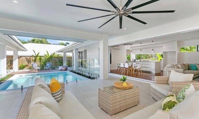 Palm Cove House | Private pool oasis in Palm Cove