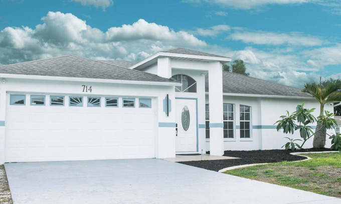 Fort Myers House | Private Pool Paradise! 3BR Fort Myers House w/WiFi & A/C