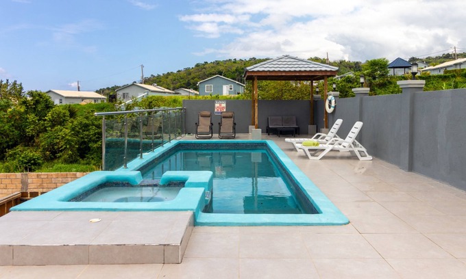Discovery Bay House | Private Pool~Private Chef~DiscoveryBay~24hr Secure